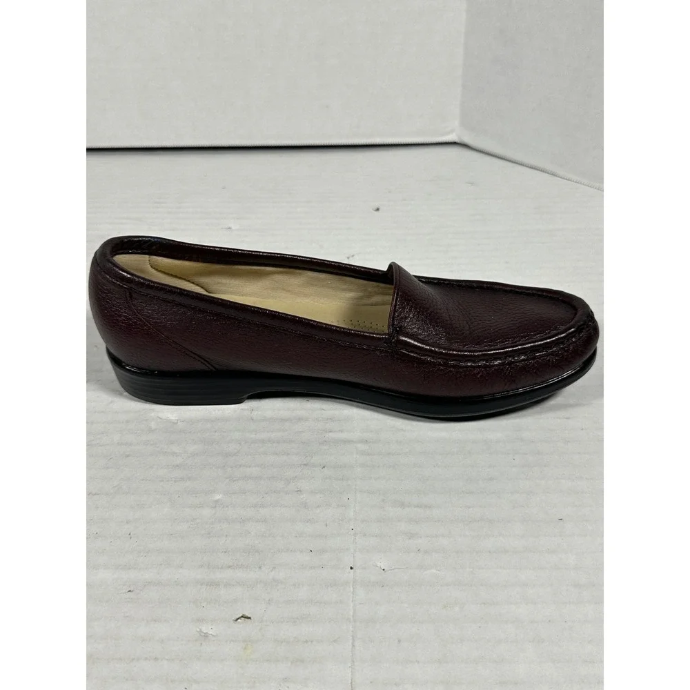 SAS Womens Burgundy Pebbled Leather Tripad ComfortLoafers Made in USA Size 6.5 S
